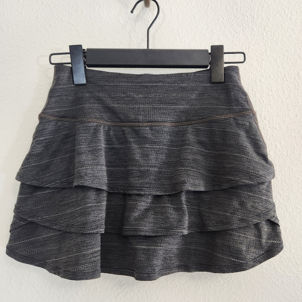 Athleta Skort Womens XS Swagger Gray Tiered Ruffle Skirt Pocket Athletic Active